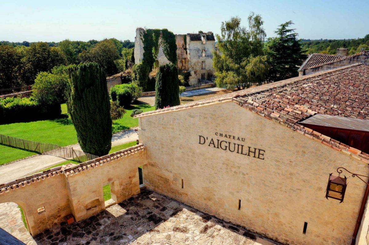 Château d\'Aiguilhe Tourisme Castillon-Pujols SAINT-PHILIPPE-D\'AIGUILLE - in
